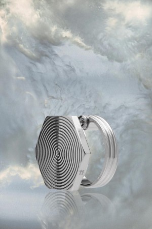 Maison Margiela Bolt And Nut Hexagonal Earring Silver | USA_MM54201