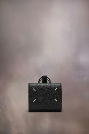 Maison Margiela Four Stitches Airpod Case Black | USA_MM85564