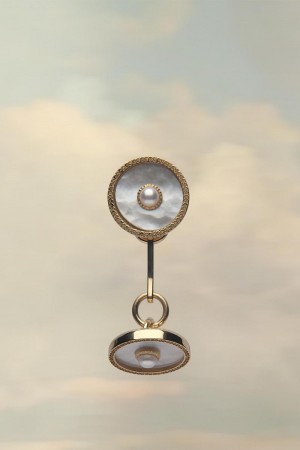 Maison Margiela Pearl Cufflinks Gold White | USA_MM51652